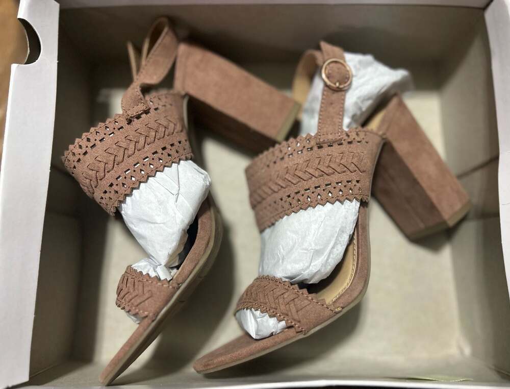 LC Lauren Conrad Streusel Women's Mauve Suede Block Heel Sandals, Size 8.5